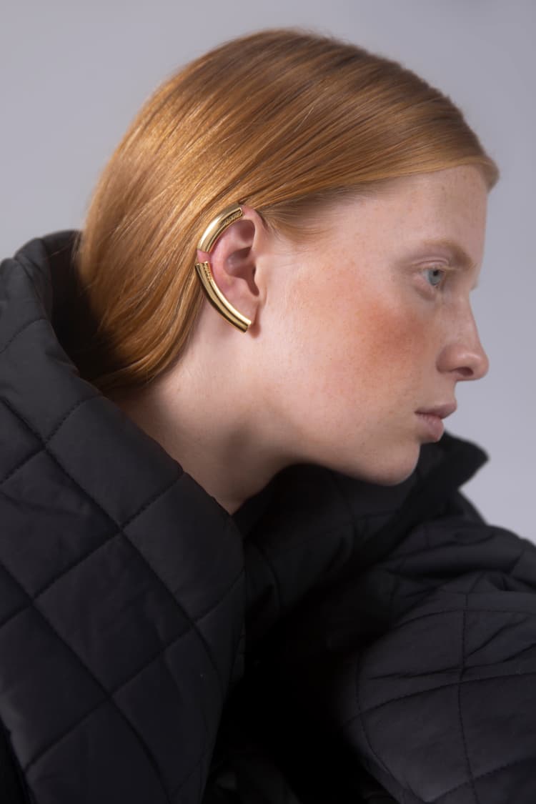 Pendiente trepador de oro para toda la oreja