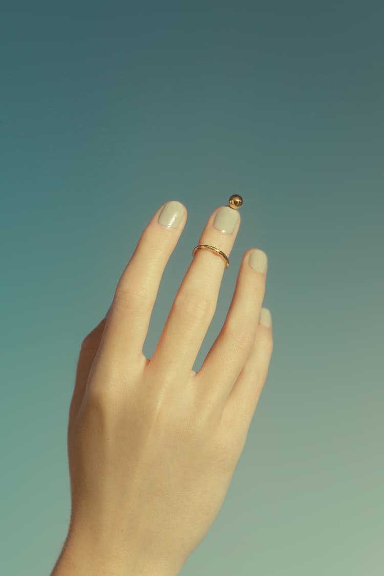 Anillo de Clavo de Oro