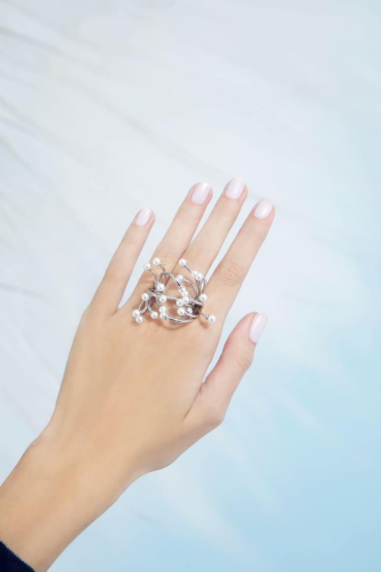 Anillo de plata con mini perlas