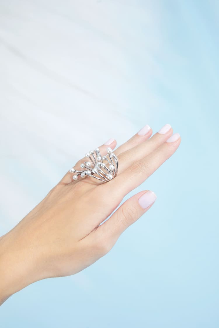 Anillo de plata con mini perlas