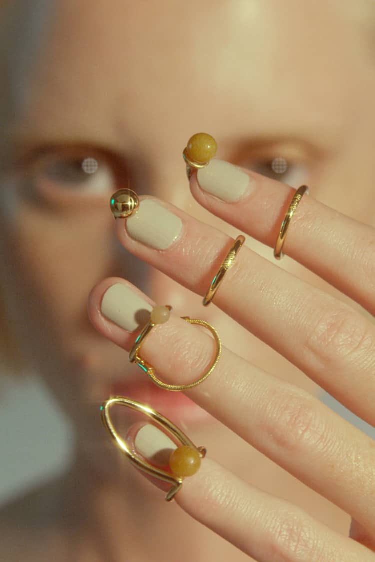 Juego de anillos de oro para uñas