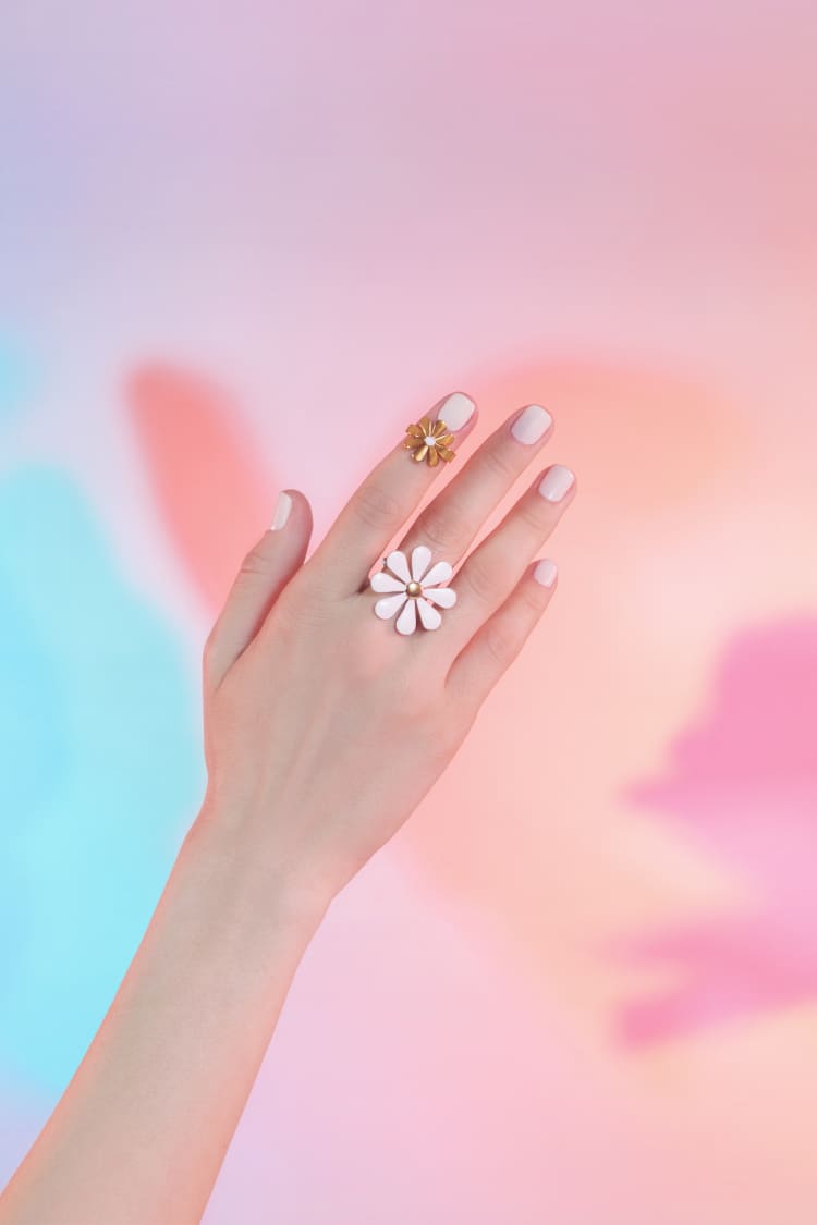 Conjunto de anillos florales de oro