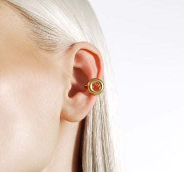 Ear cuff de oro con forma de donut