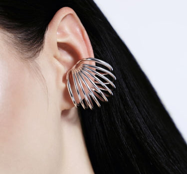Ear cuff de plata con esfera en espiral