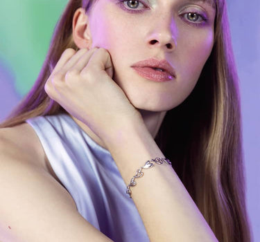 Pulsera de plata con corazón Love