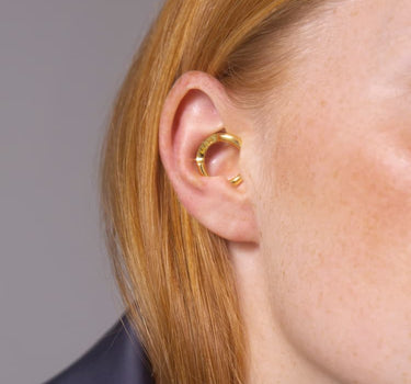 Pendiente daith de oro