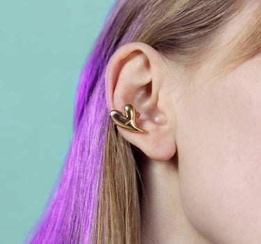 Ear cuff de corazón en oro