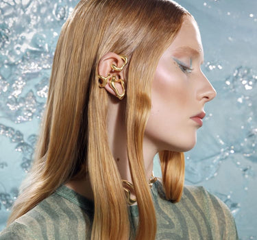 earcuff orgánico en forma de c de oro