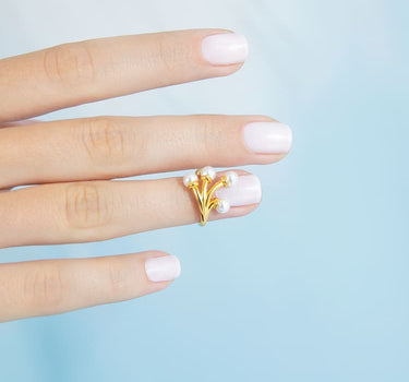 Anillo para uña con perlas