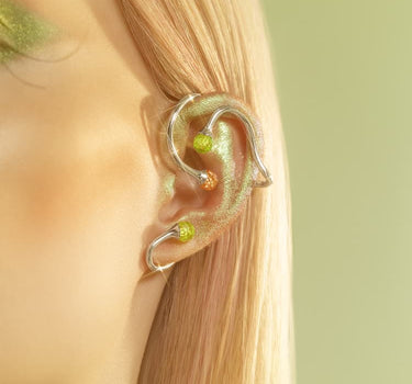 Trepador de oreja de plata con cristales de topacio y ópalo