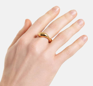 anillo abombado de oro