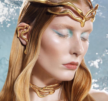 corona de forma orgánica de oro