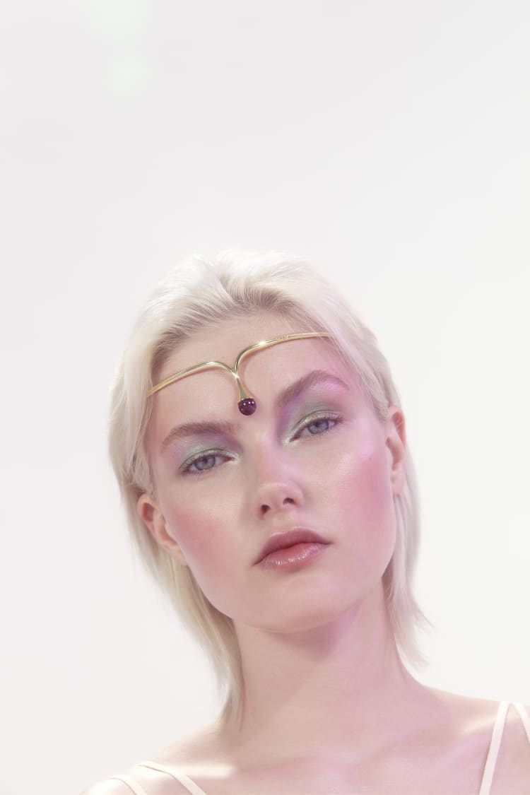 Diadema de oro con amatista