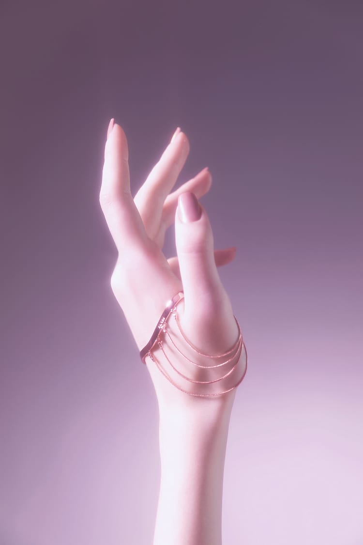 Cadena de mano de oro rosa