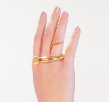 Anillo de oro con cuarzo