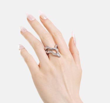 anillo de plata asimétrico