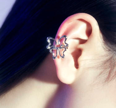 Ear cuff de mariposa en plata