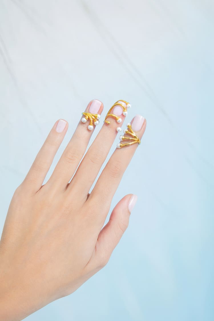 Set de anillos para uñas con mini perlas