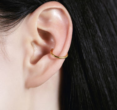 Ear cuff de oro en forma de media luna
