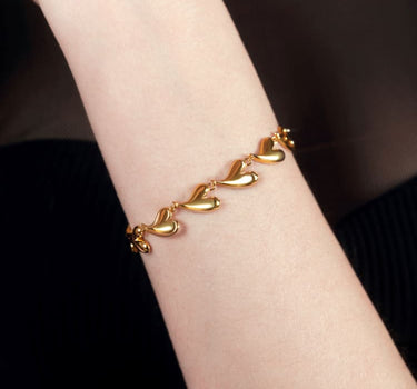 Pulsera de oro con corazón Love