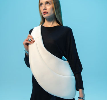 Bolso blanco de cuero reciclado