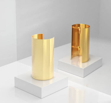 Brazalete mediano de oro para coleta
