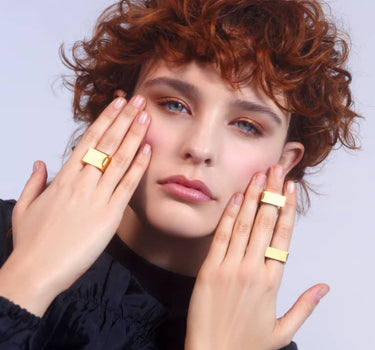 Anillo cuadrado de oro
