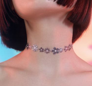 collar de flores plata